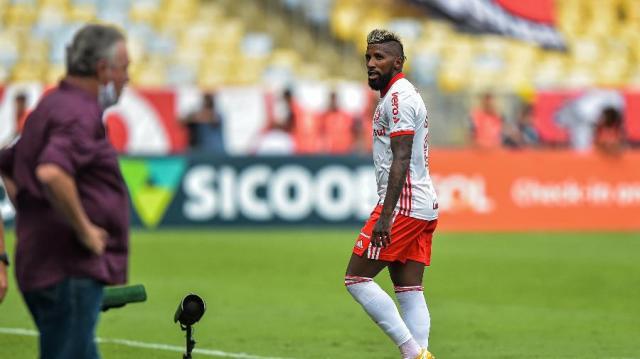 rodinei-apos-ser-expulso-contra-o-flamengo-1613938795548_v2_900x506.jpg